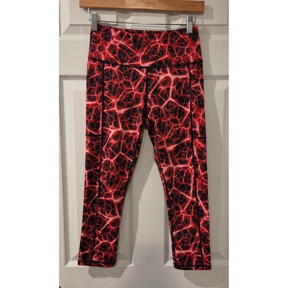 CVG Constantly Varied Gear Size XS Red Lava Print Capri Leggings Pockets